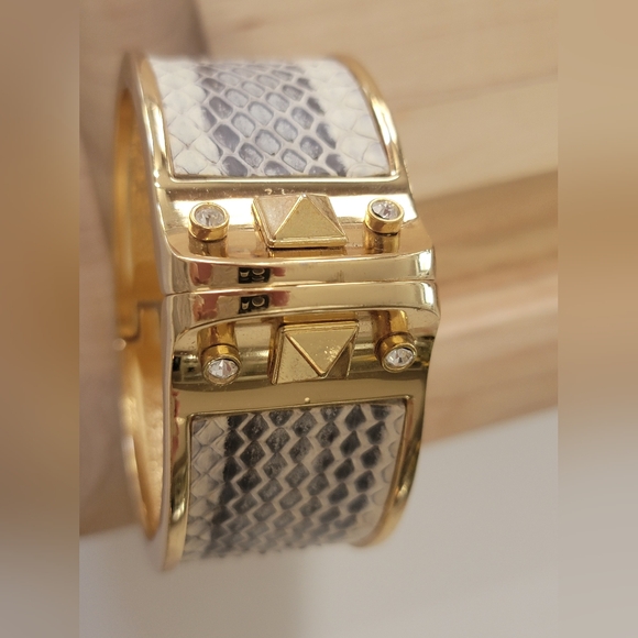 Stella & Dot Cuff Bracelet Gold Snake Skin - Picture 6 of 6